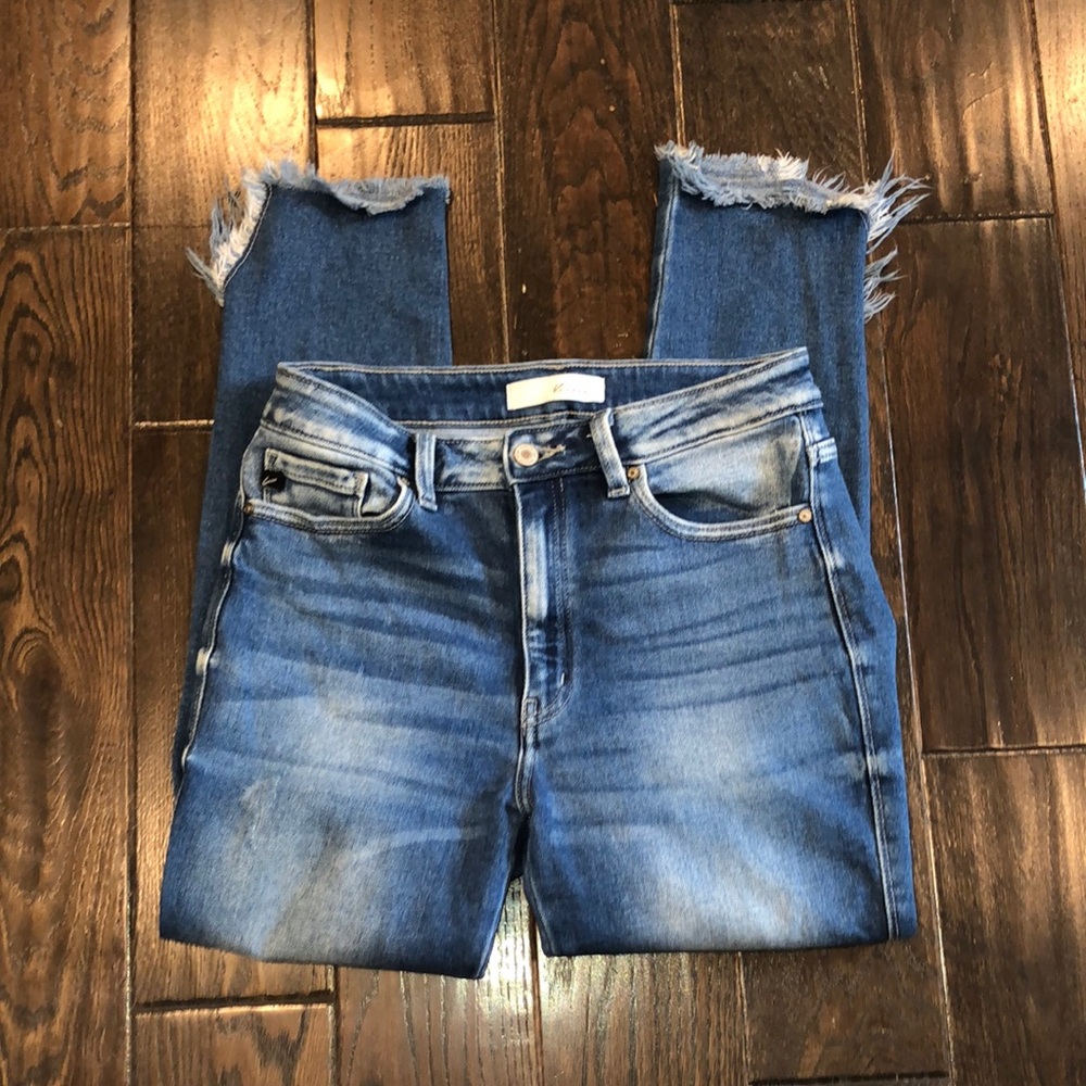 Kancan jeans distressed raw hem size 9/28